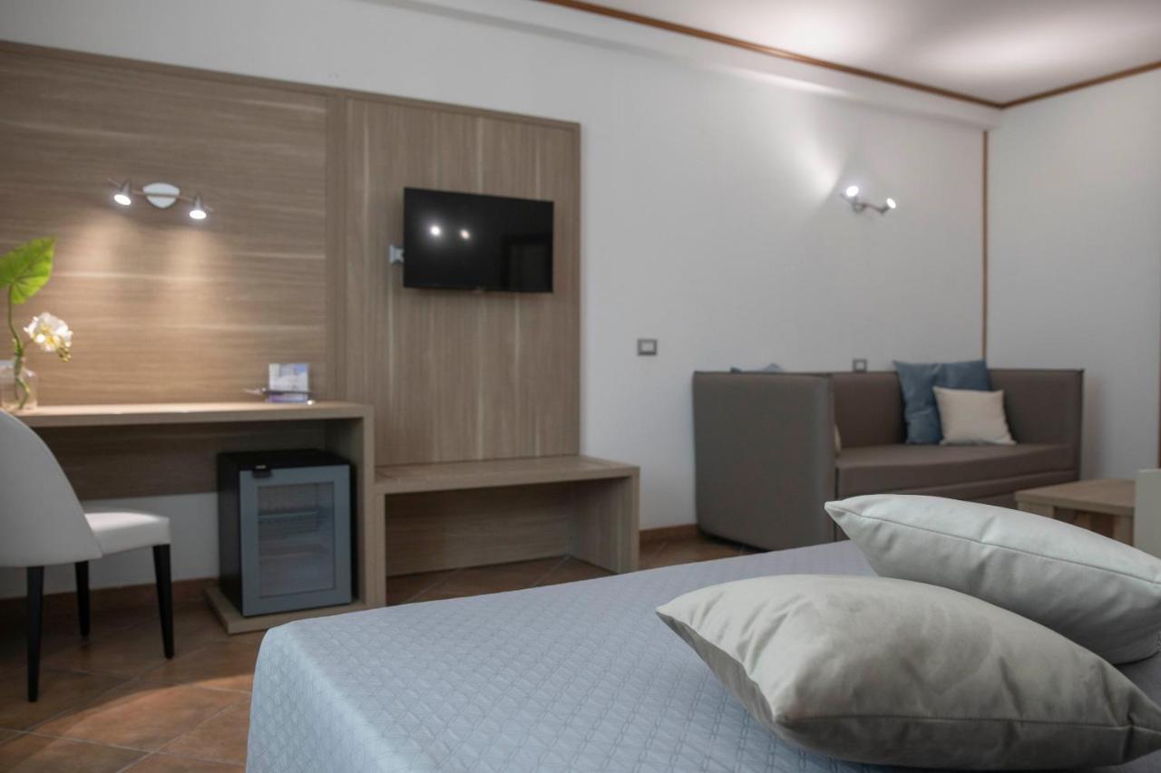 Pegasus Hotel ساساري المظهر الخارجي الصورة