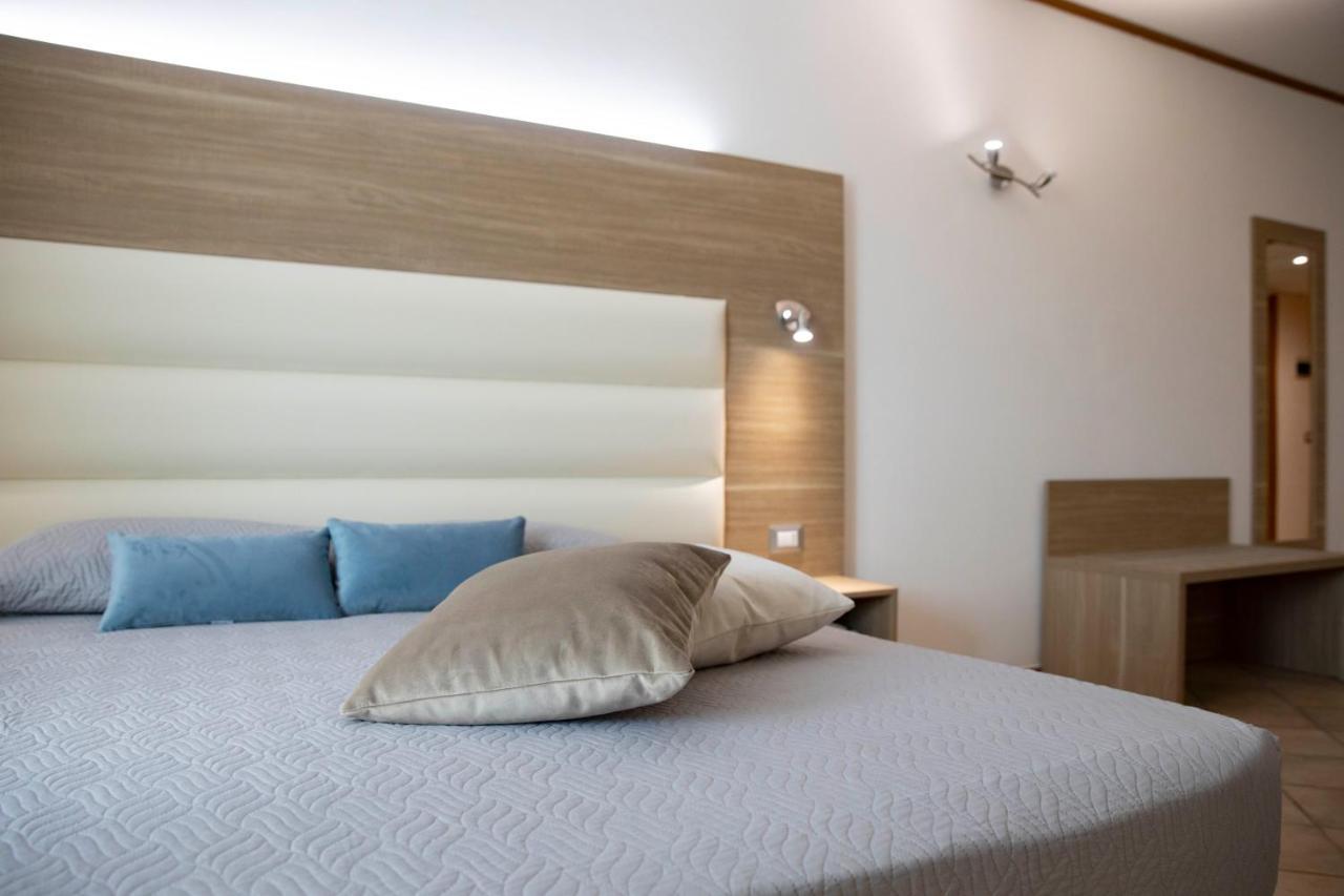 Pegasus Hotel ساساري المظهر الخارجي الصورة