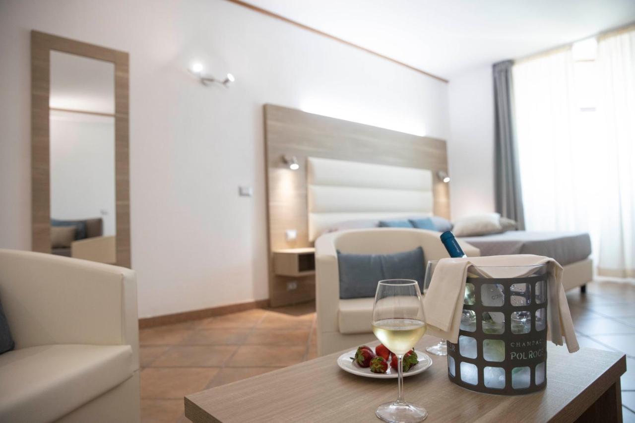 Pegasus Hotel ساساري المظهر الخارجي الصورة