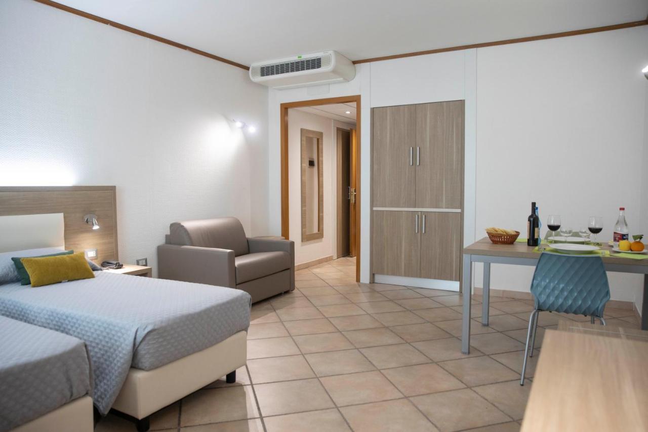 Pegasus Hotel ساساري المظهر الخارجي الصورة